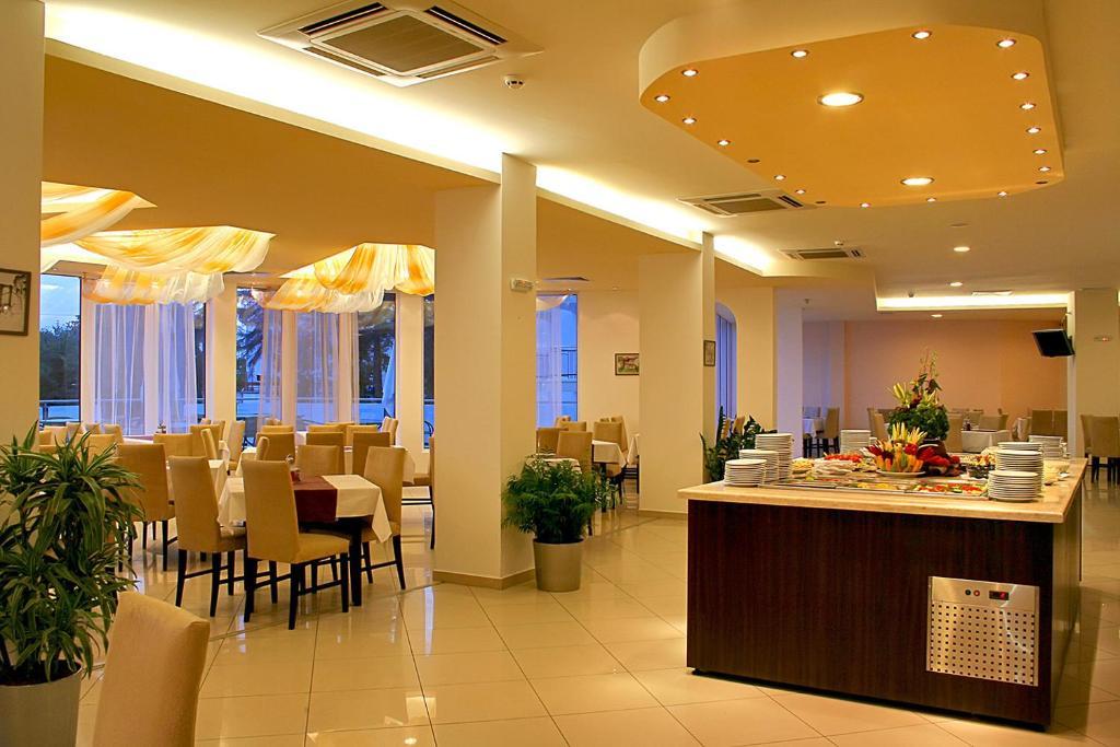 Aqua Azur Hotel Aziz Konstantin ve Elena Dış mekan fotoğraf