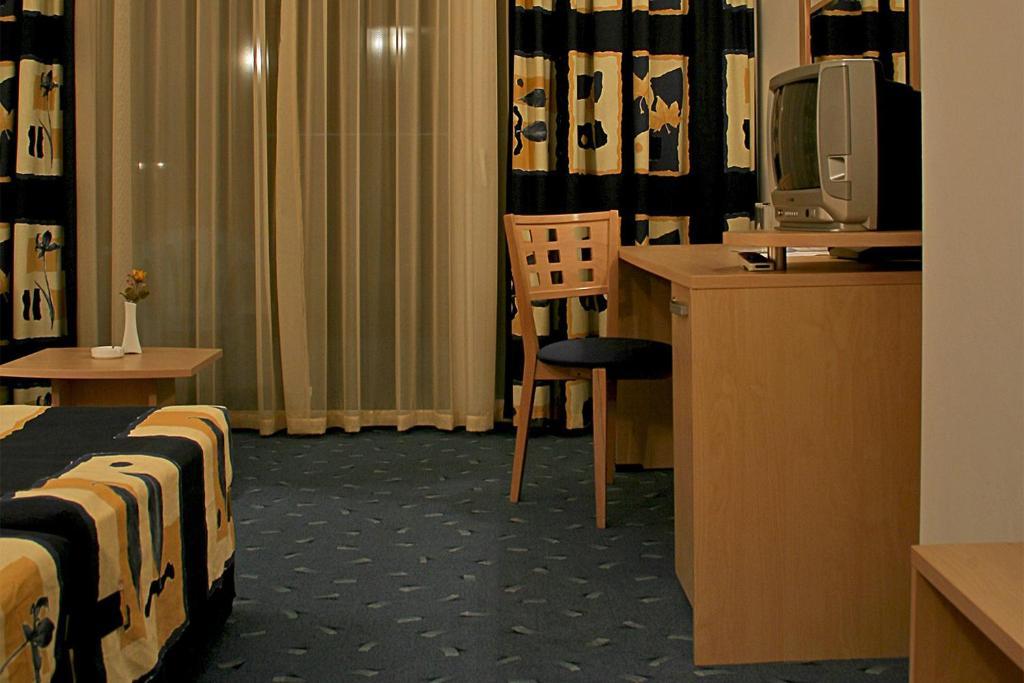 Aqua Azur Hotel Aziz Konstantin ve Elena Oda fotoğraf